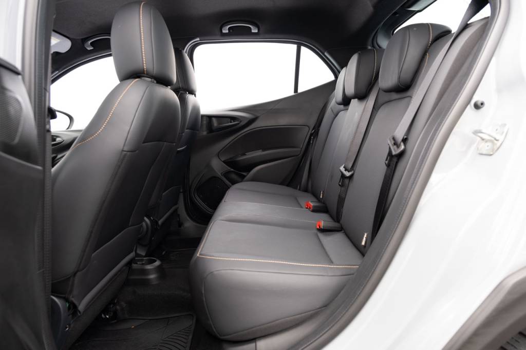 Fiat Argo Trekking CVT 2023 testado por QUATRO RODAS (32) ...e espaço na segunda fileira agrada