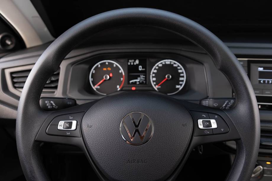 Volante multifuncional também é opcional Volante multifuncional também é opcional