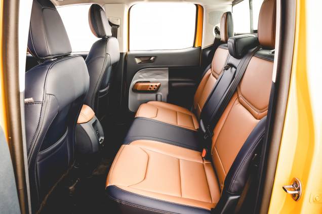 Espaço traseiro é comparável ao de um carro de passeio Espaço traseiro é comparável ao de um carro de passeio