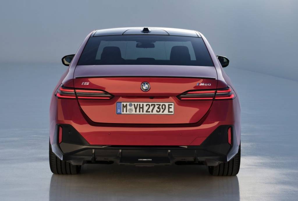 P90505493_lowRes_the-new-bmw-i5-m60-x BMW i5 M60 xDrive