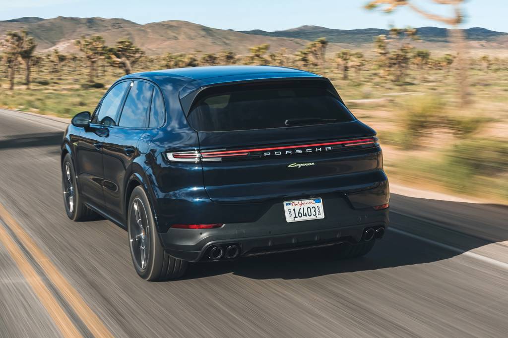 Porsche Cayenne E-Hybrid dirigido por QUATRO RODAS (32) Versão híbrida será a mais barata à venda no Brasil