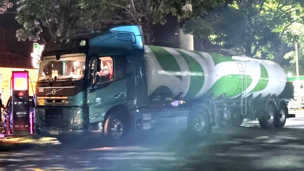 Volvo já testa caminhão elétrico de 660 cv em estradas brasileiras