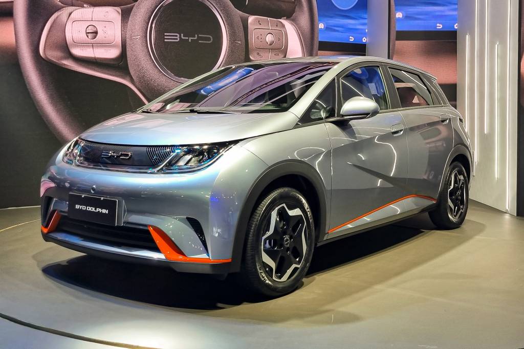 BYD Dolphin estreia mais barato que Kwid elétrico e tem autonomia maior