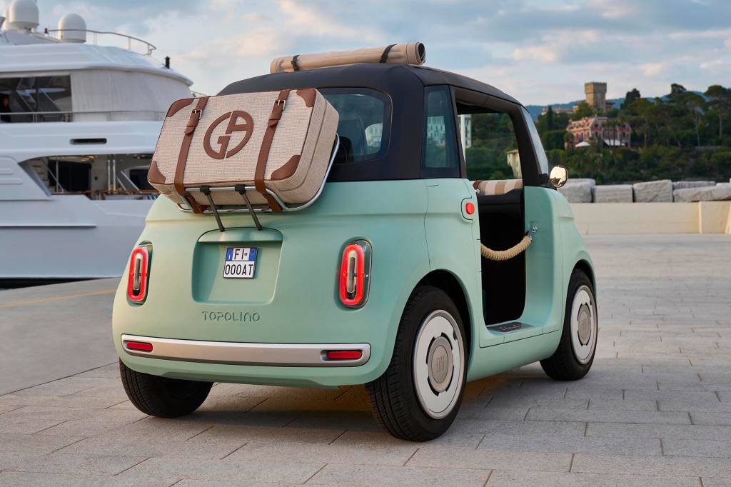 Fiat Topolino (2) Porta-malas dá lugar a uma mala estilosa
