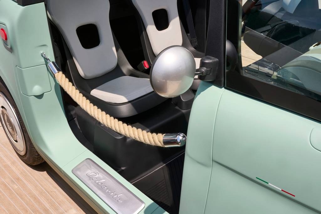 Fiat Topolino Cordinhas que lembra as de cinema substituem portas