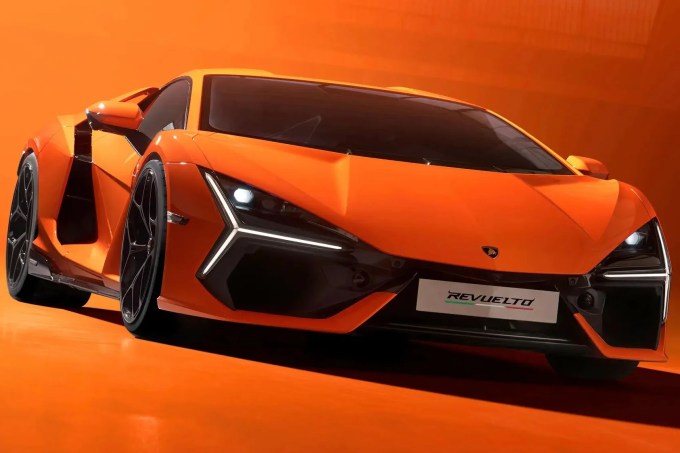 Lamborghini-Revuelto-2023-7