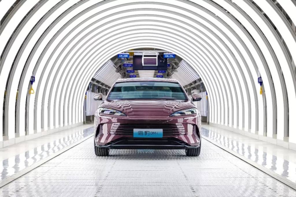 China se tornou maior exportador de carros do mundo em 2023