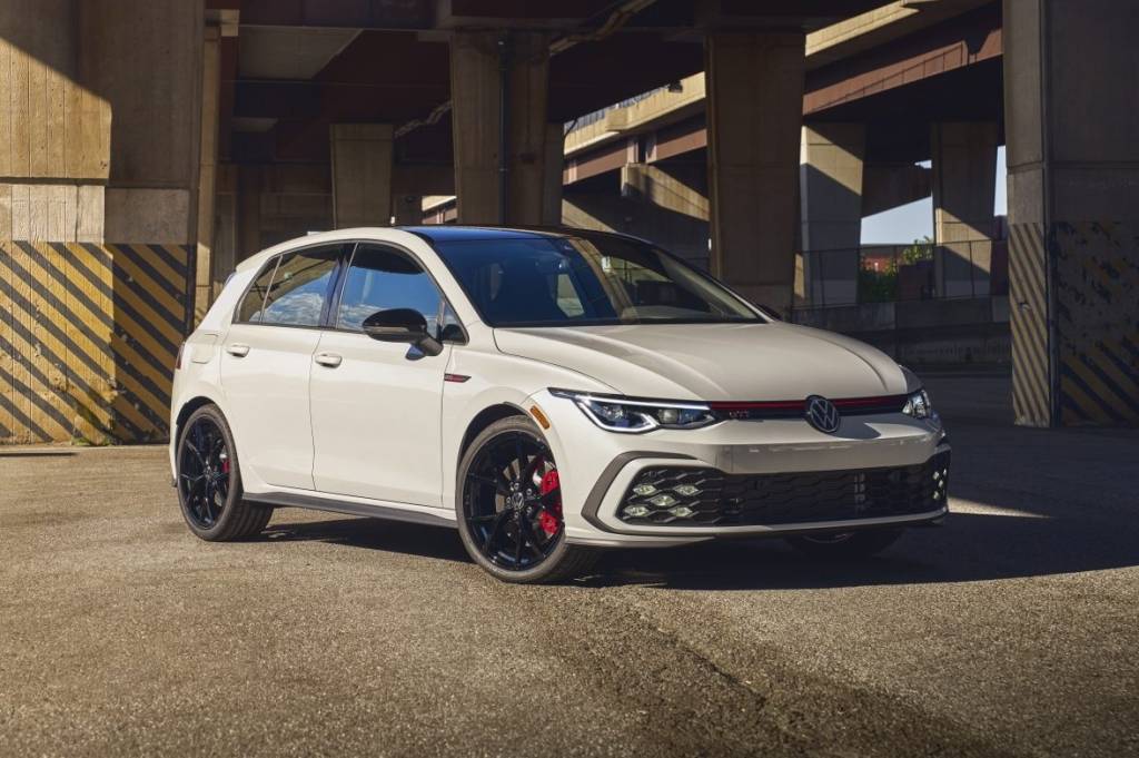 Volkswagen Golf reestilizado trará de volta botões físicos após críticas