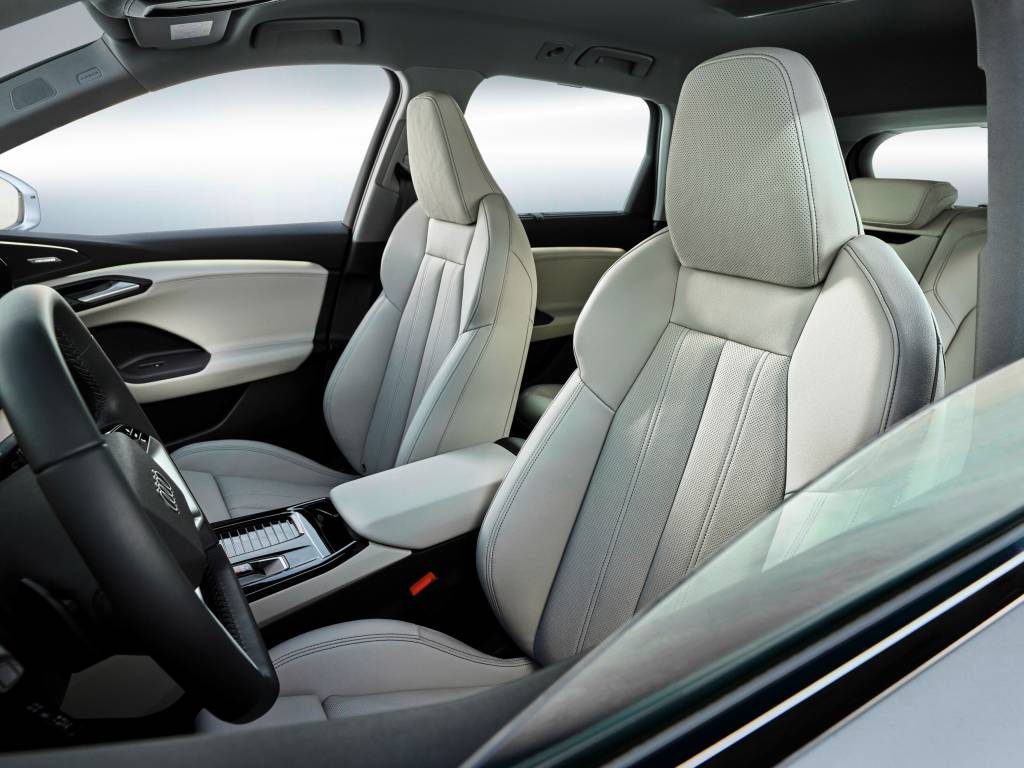 Audi Q6 e-tron Audi Q6 e-tron
