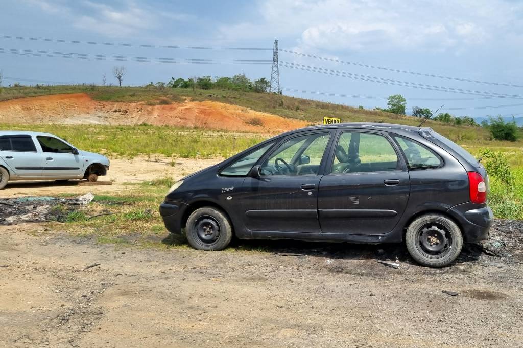 Cemitério dos Peugeot (8) Cemitério dos Peugeot