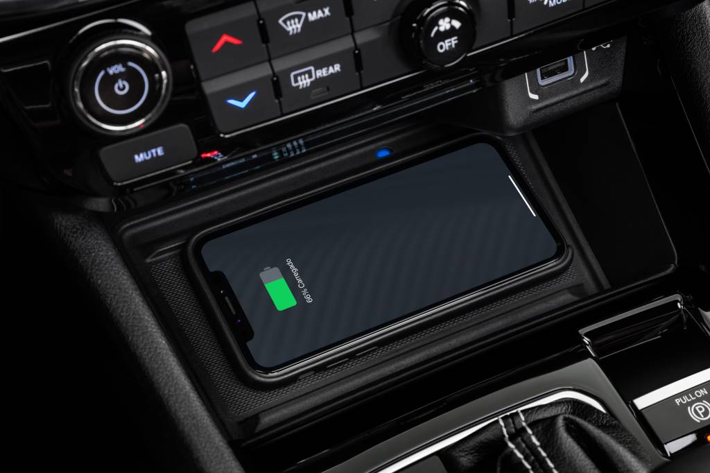 Jeep_CompassDark_Pack_Wireless_Charger Compass Dark Pack