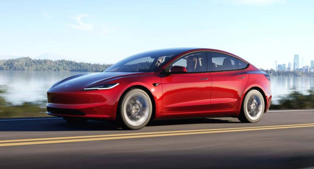 Tesla Model 3 2024 estreia visual atualizado e tem autonomia maior