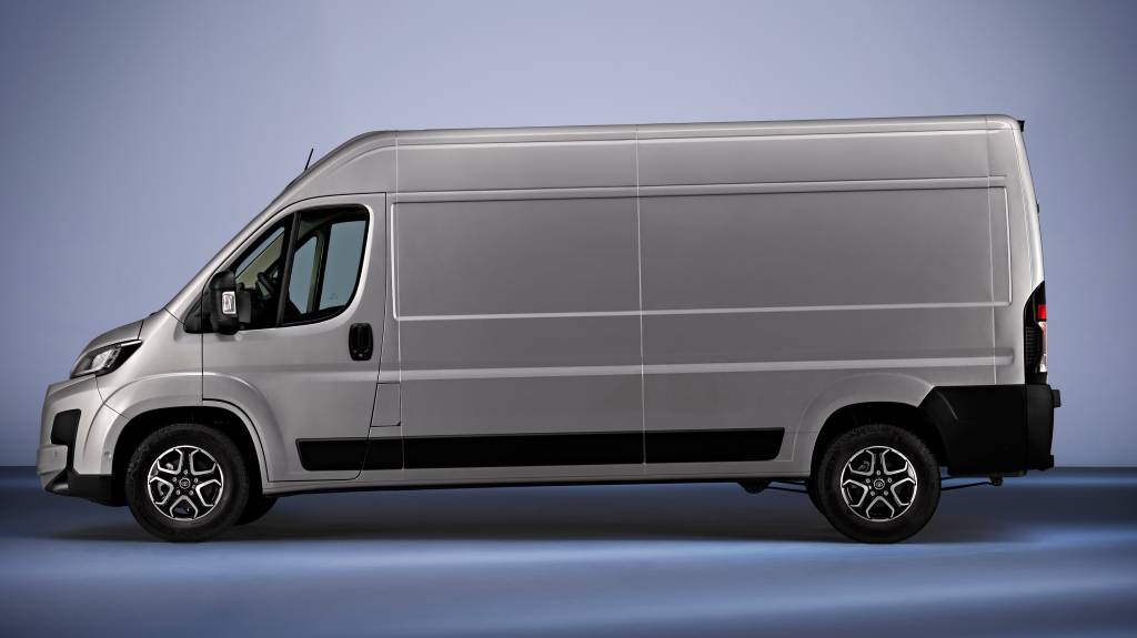 2023-proace-max-ext-05 (1) 2023-proace-max-ext-05 (1)