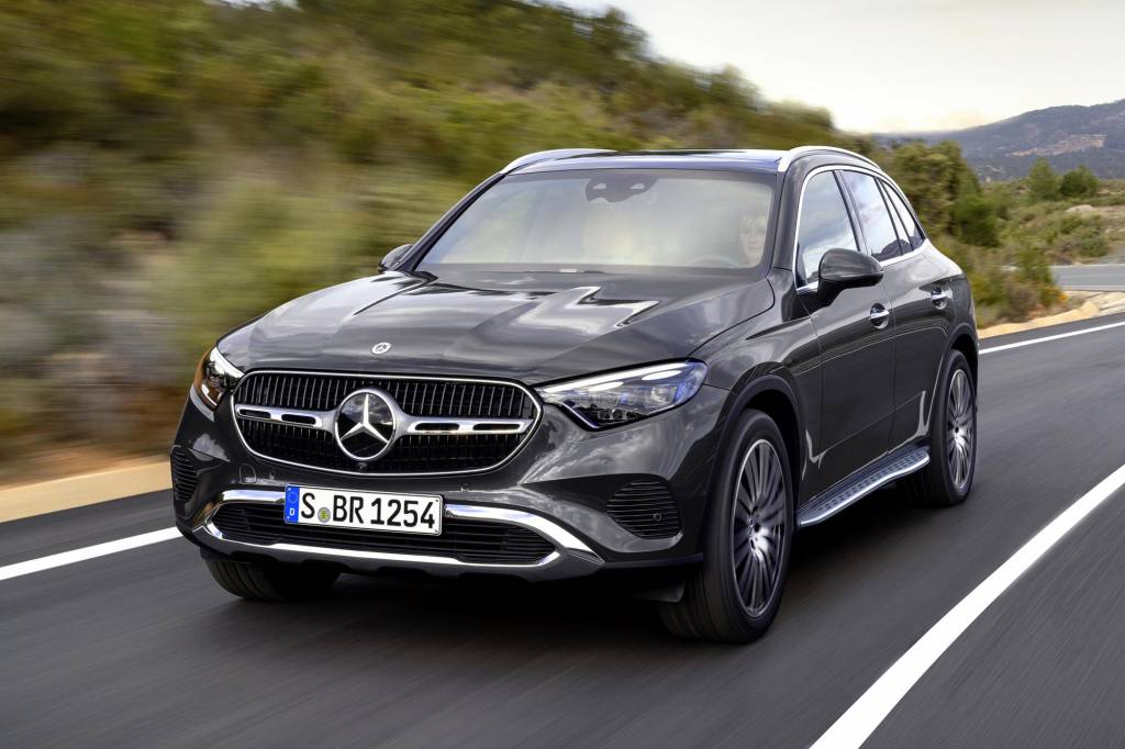 Novo Mercedes GLC 300 chega ao Brasil eletrificado e parte dos R$ 531.900