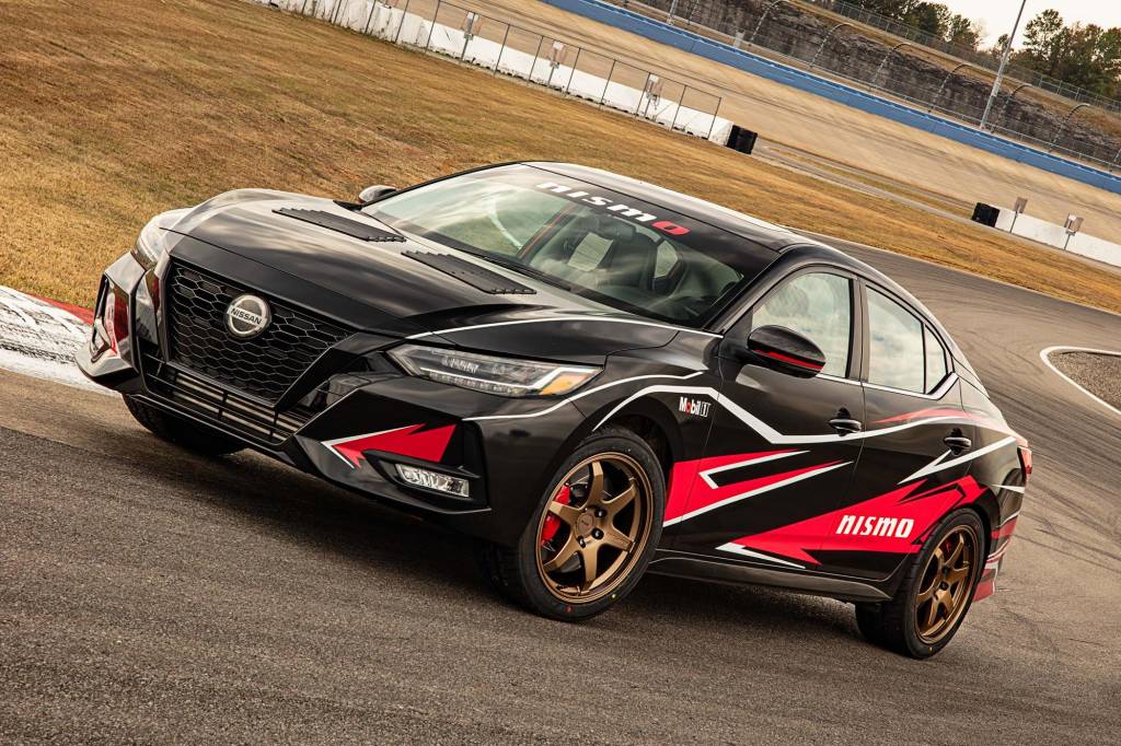 Nissan Sentra turbo e manual é sedã que ninguém pediu, mas todo mundo quer