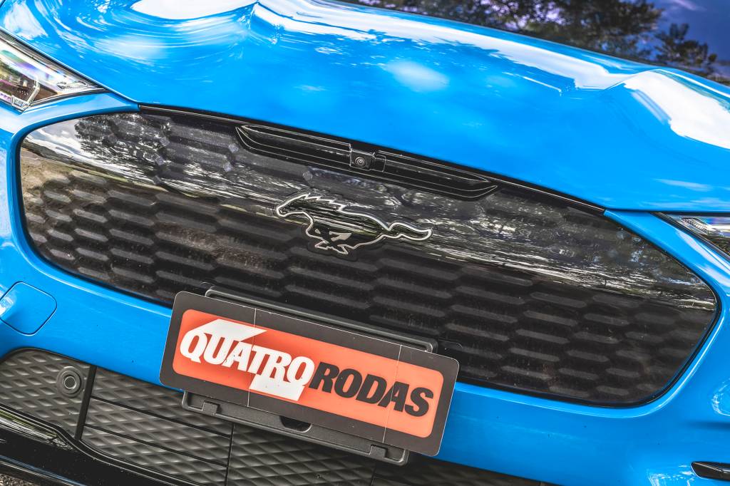Ford Mustang Mach-E testado por QUATRO RODAS33 Ford Mustang Mach-E testado por QUATRO RODAS33