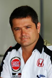 Gil de Ferran, diretor esportivo da equipe BAR Honda, no treino para o GP Brasil Morre o ex-piloto brasileiro Gil de Ferran, aos 56 anos