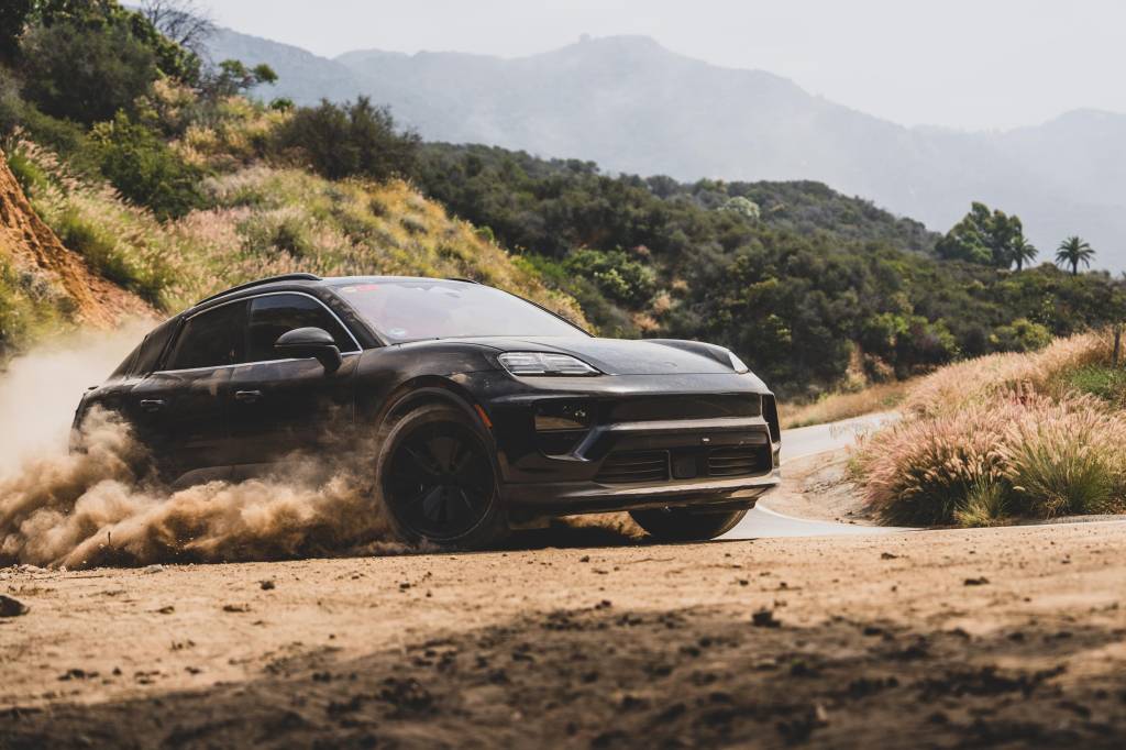 _MH28744 Porsche Macan E