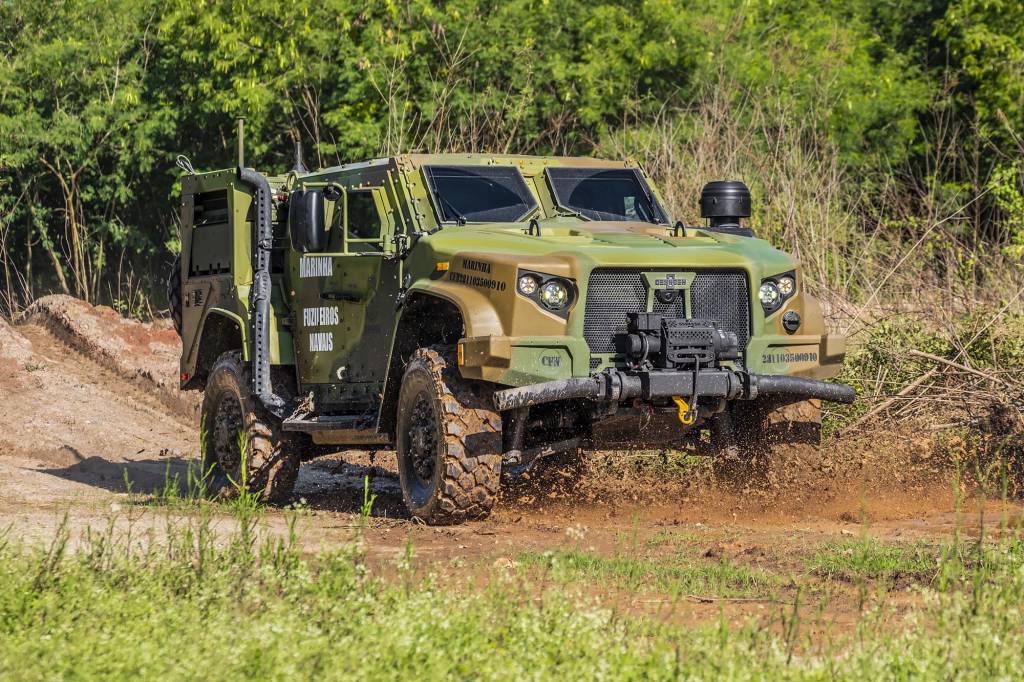 Oshkosh L-ATV: pilotamos o blindado da Marinha que substitui o Hummer