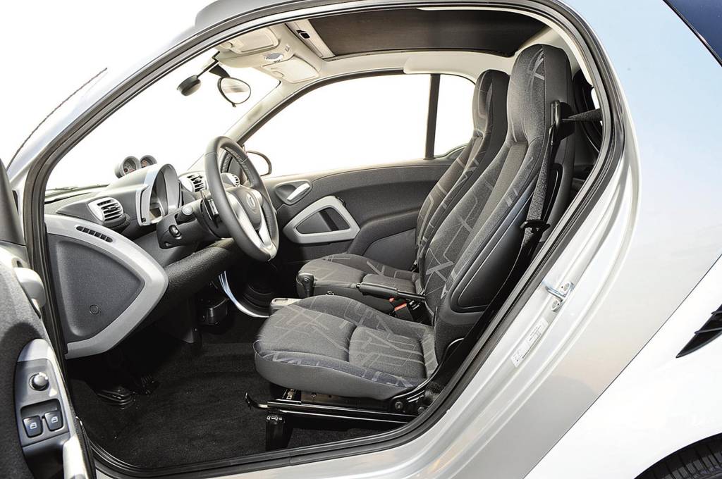 Banco do Smart Fortwo Coupé, modelo 2009, testado pela revista Quatro Rodas. Smart Fortwo