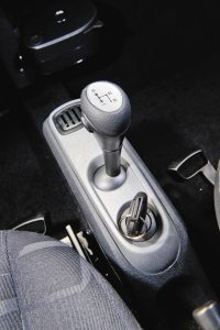 Câmbio do Smart Fortwo Coupé, modelo 2009, testado pela revista Quatro Rodas. Smart ForTwo usado é minúsculo e estiloso, mas tem preço de carro grande