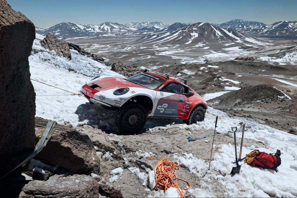 Porsche prepara 911 escalador e quebra recorde mundial de altitude