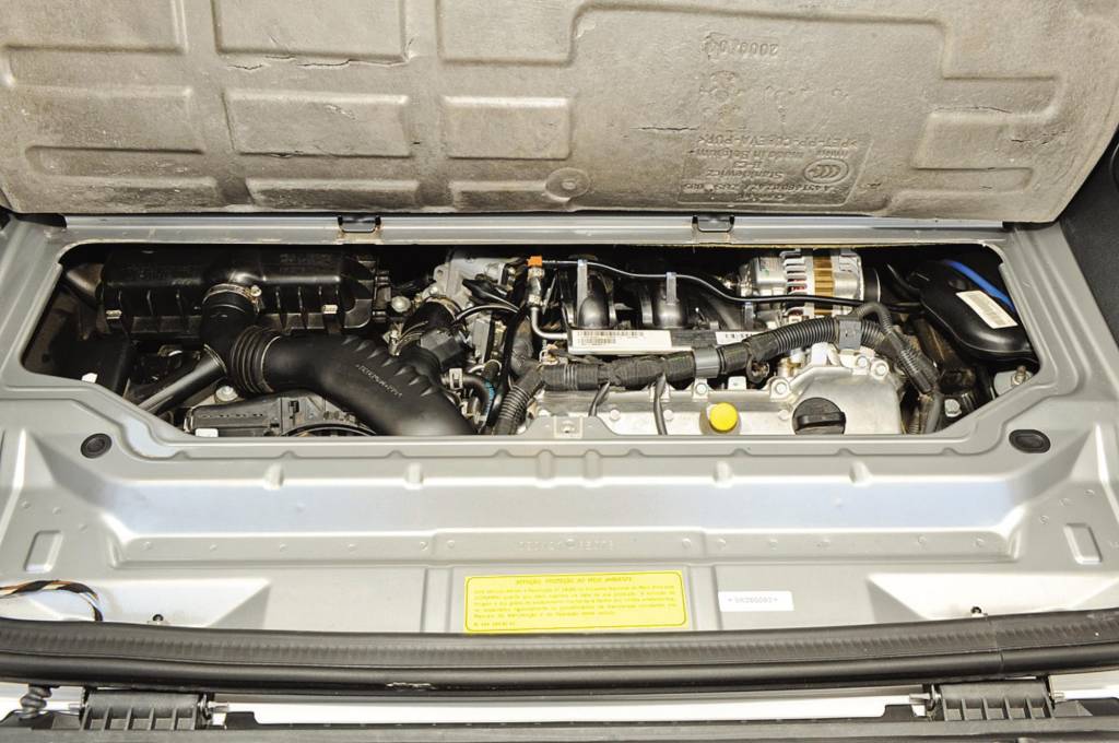 Motor do Smart Fortwo Coupé, modelo 2009, testado pela revista Quatro Rodas. Smart Fortwo