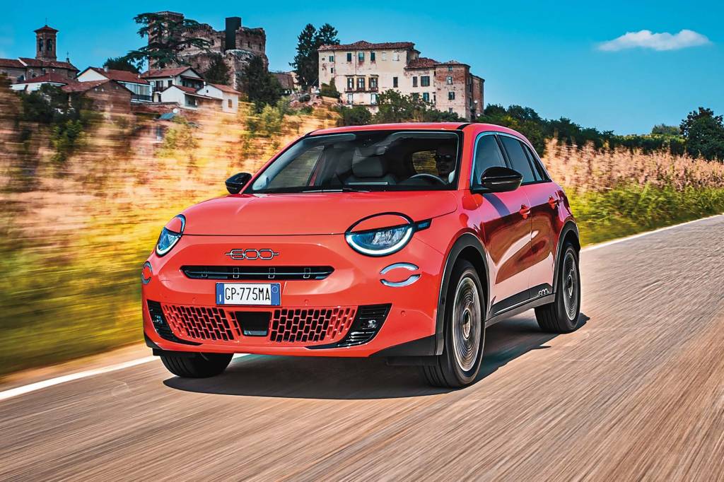 Fiat 600e é SUV elétrico que vai substituir o 500 no Brasil