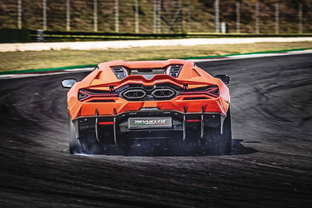 lamborghini revuelto lamborghini revuelto