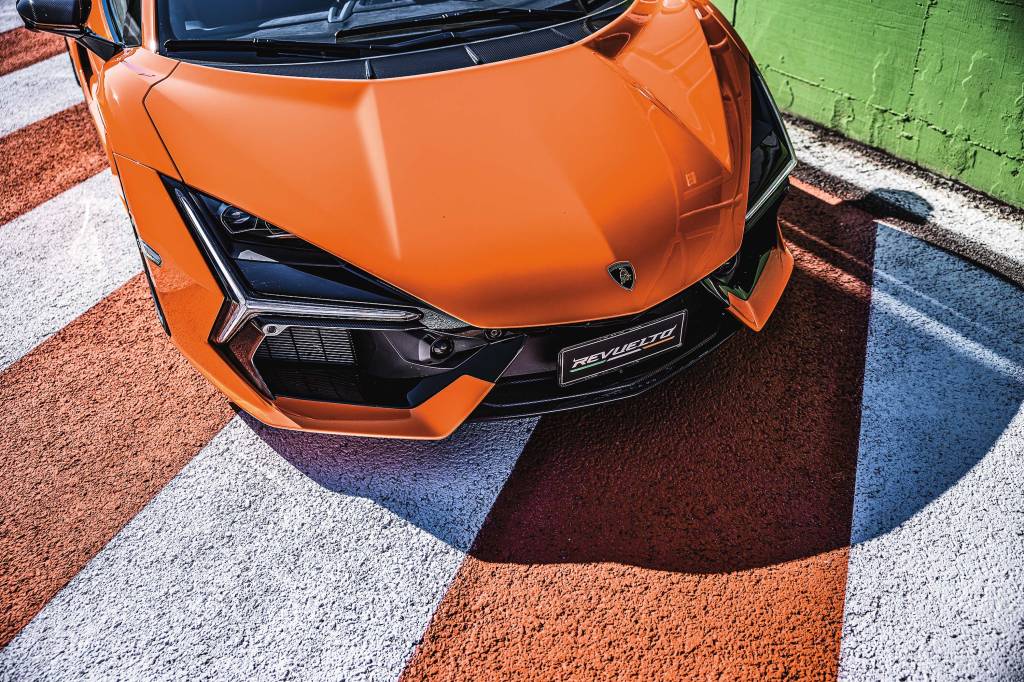 lamborghini revuelto lamborghini revuelto