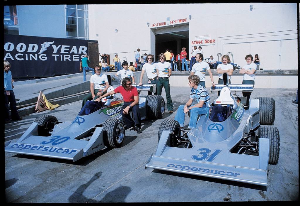 Émerson Fittipaldi, com Wilsinho e integrantes da escuderia Copersucar-Fittipald Émerson Fittipaldi, com Wilsinho e integrantes da escuderia Copersucar-Fittipaldi, na década de 70