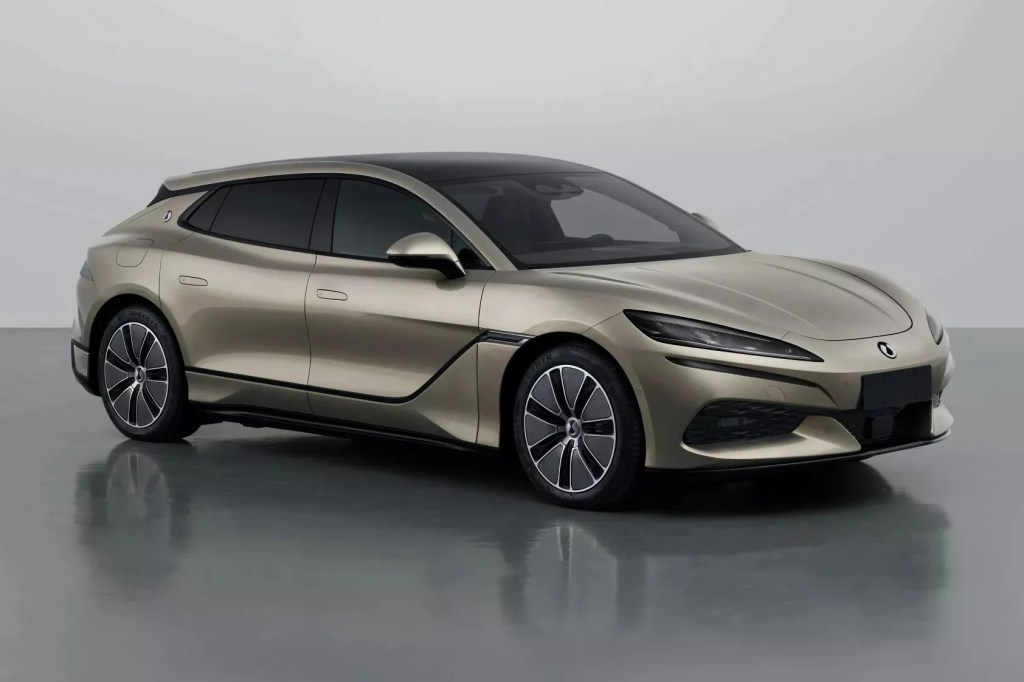 Denza Z9 GT é perua elétrica de quase 1.000 cv feita por BYD e Mercedes