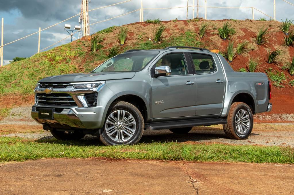 Vídeo: nova Chevrolet S10 2025 fica mais urbana contra a Ford Ranger