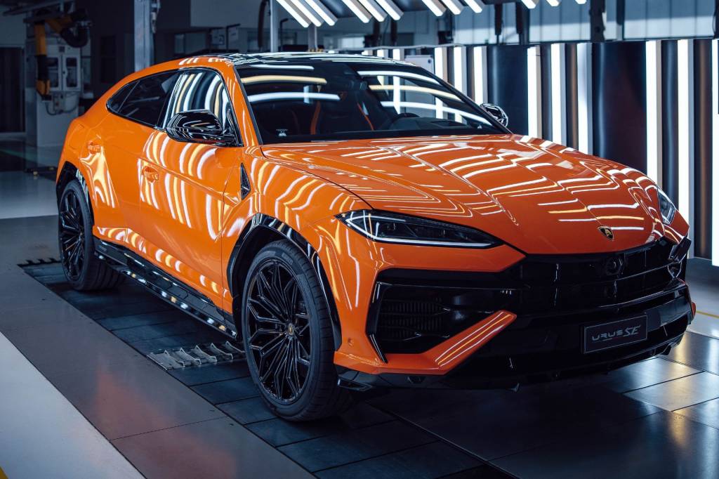 Novo Lamborghini Urus híbrido tem 800 cv e bate recorde para um SUV