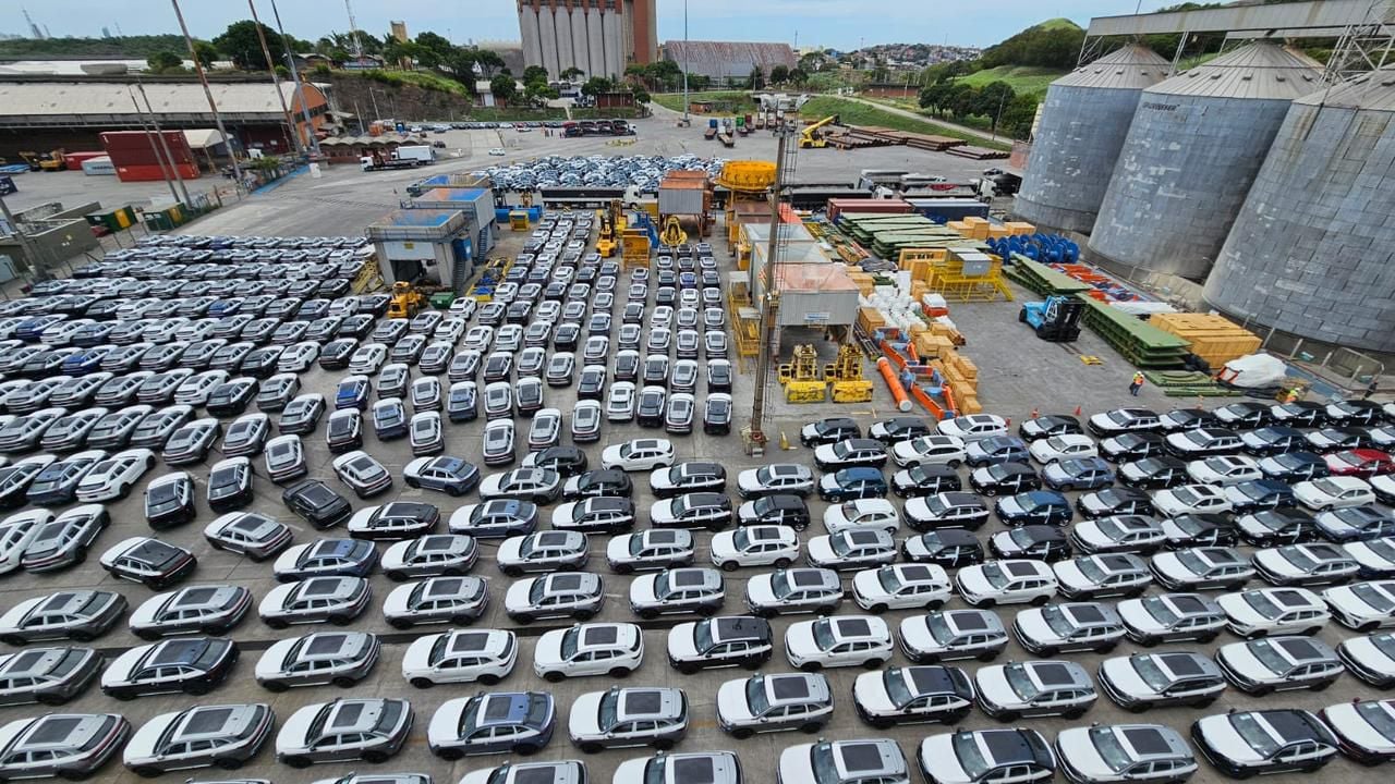 patio-da-vports-recebe-carros-importados-2075839