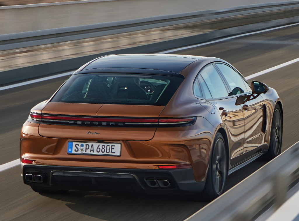 porsche_panamera_turbo_e-hybrid_44_083b078f071a0543 porsche_panamera_turbo_e-hybrid_44_083b078f071a0543