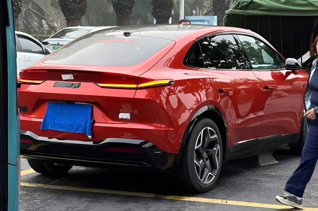 ‘Tesla chinesa’ se une à BYD para criar marca de carros elétricos baratos