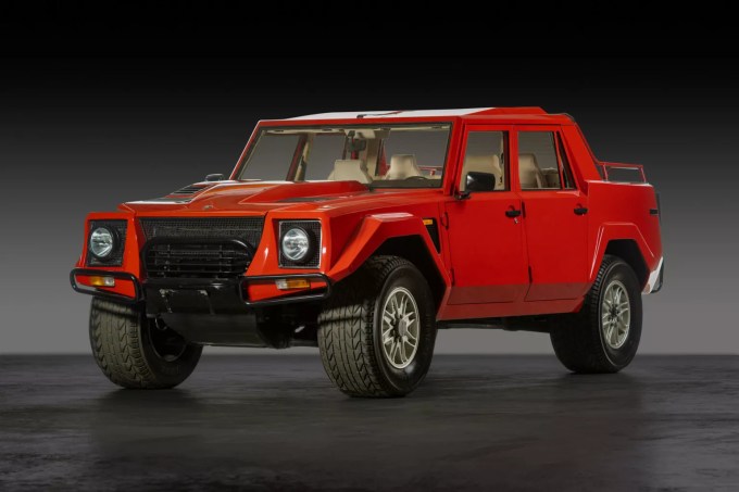 Lamborghini-LM002-RM-Sothebys-00002-1536×1024