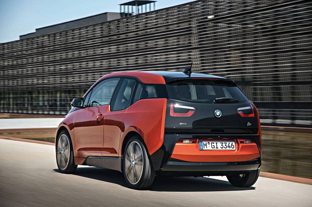 i3, da BMW, automóvel testado pela Revista Quatro Rodas. i3, da BMW, automóvel testado pela Revista Quatro Rodas.