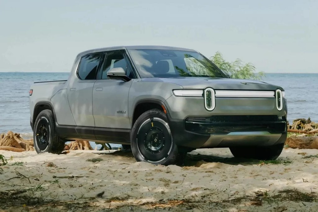 Novos Rivian R1T e R1S evoluem em tudo, mas mantêm o mesmo design