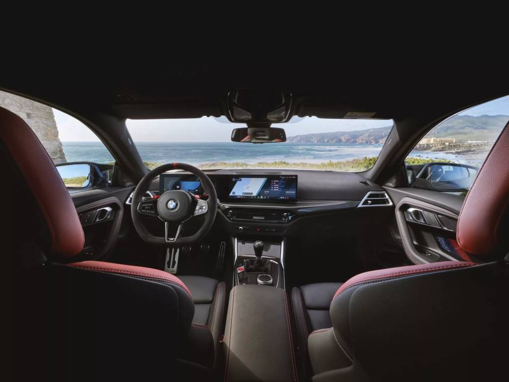2025-BMW-M2-07 BMW M2