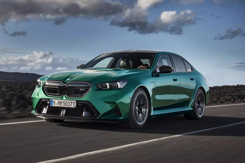 BMW M5 híbrido de 727 cv leva consumo do seu V8 de 9 km/l para 62 km/l