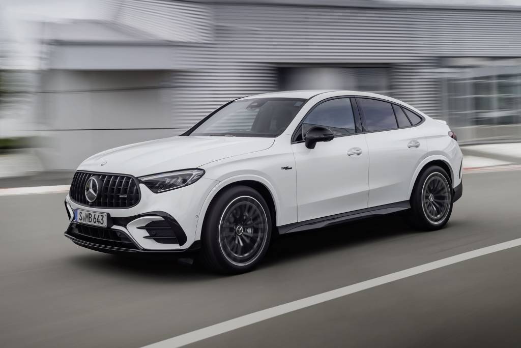 Mercedes-AMG GLC 43 ganha ajuda elétrica e visual ‘mais AMG’