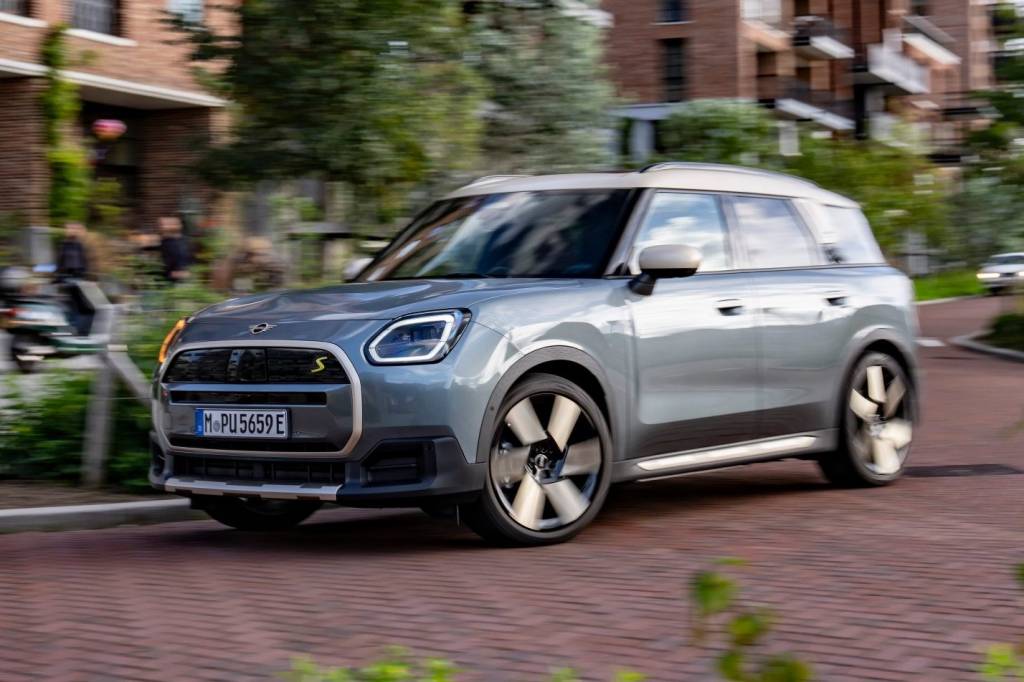 Mini Countryman cresce, vira elétrico e chega ao Brasil por R$ 294.990