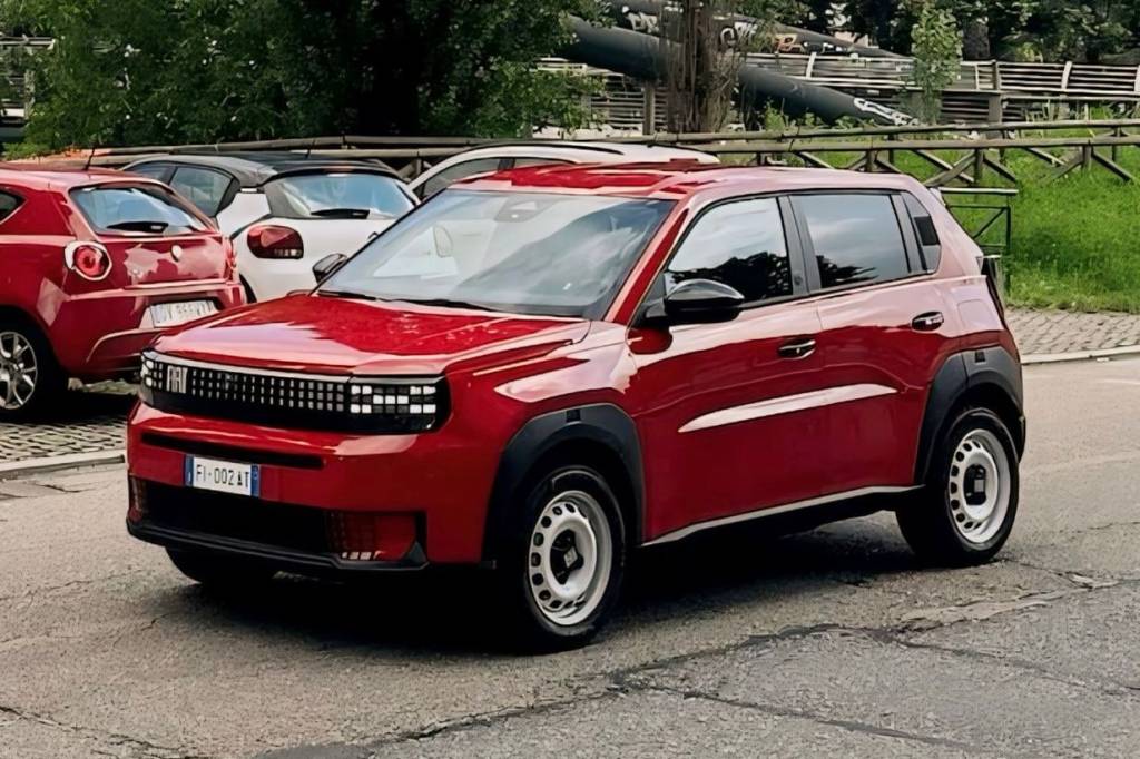 Fiat Grande Panda surge em versão básica e semelhança com Uno impressiona