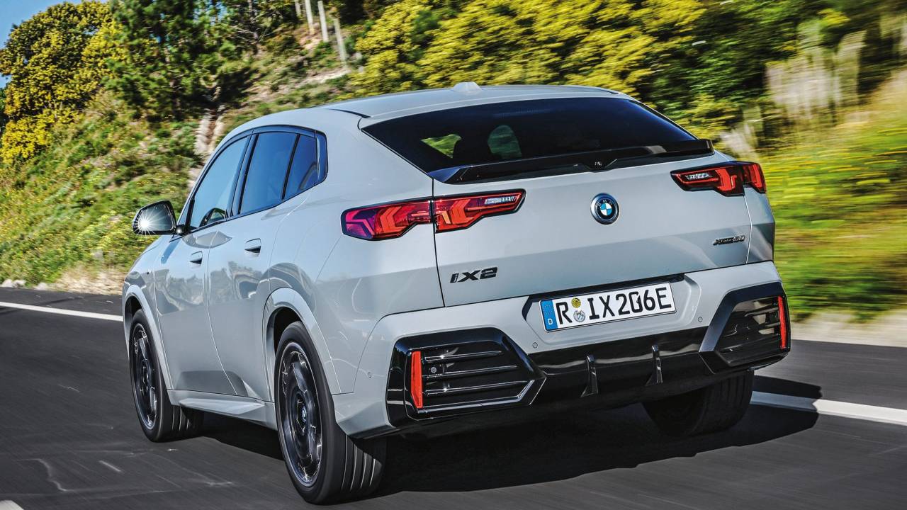 BMW iX2 xDrive 30