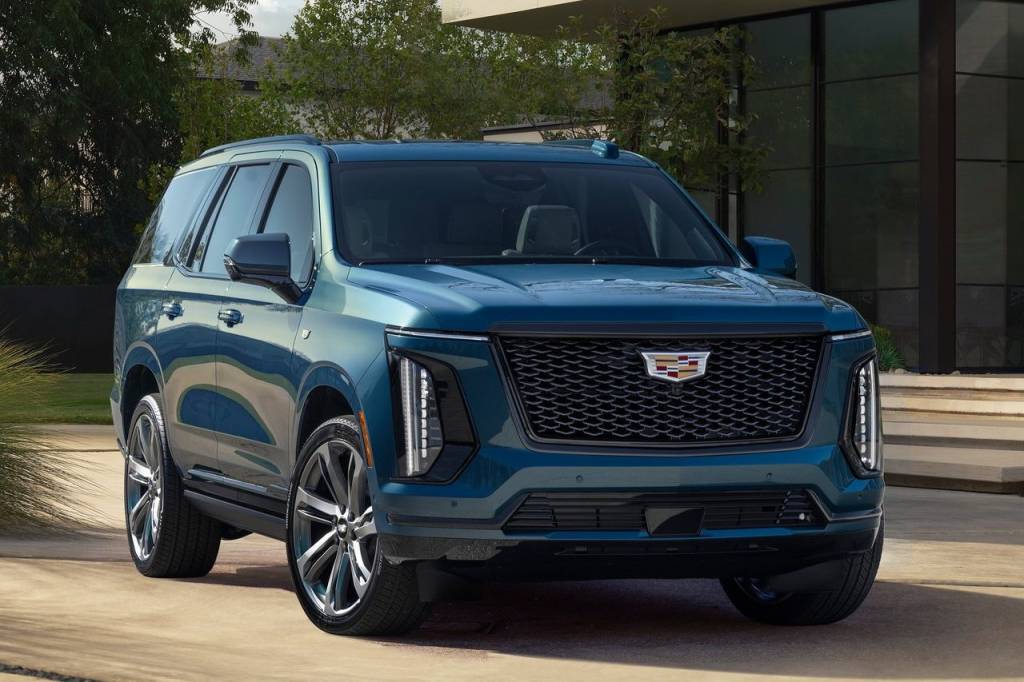 Novo Cadillac Escalade tem telão de 55″ no painel, aro 24 e V8 de 691 cv