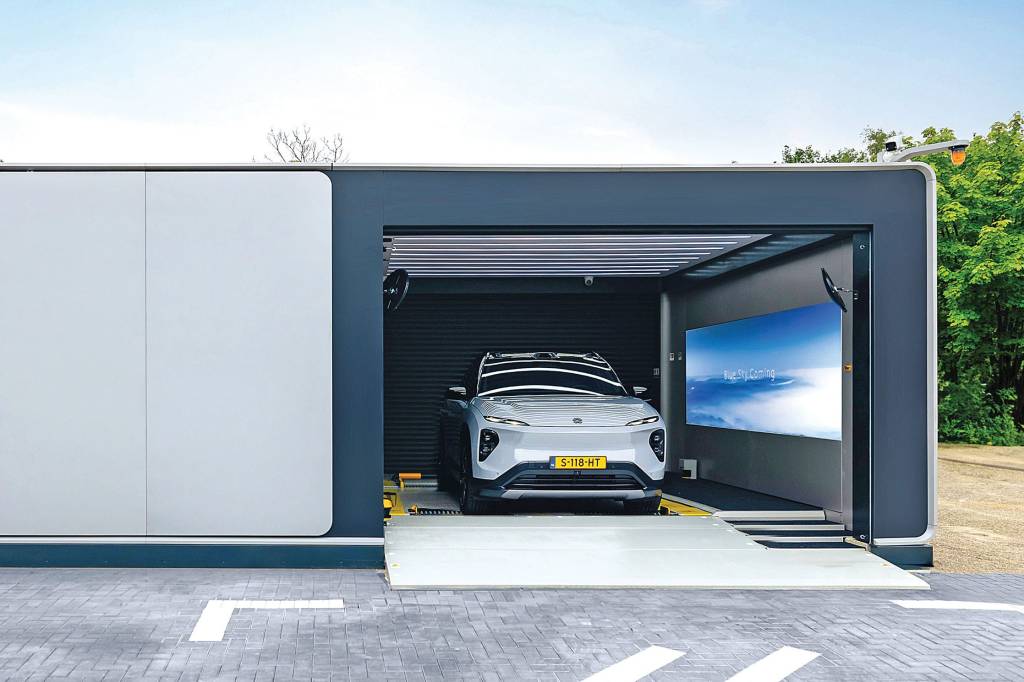 Tecnologia de troca de baterias “recarrega” carros elétricos em minutos