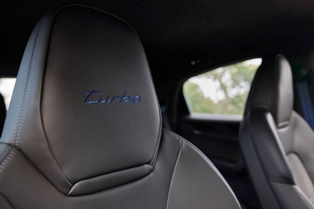 Porsche Cayenne Turbo E-Hybrid (3) Porsche Cayenne Turbo E-Hybrid
