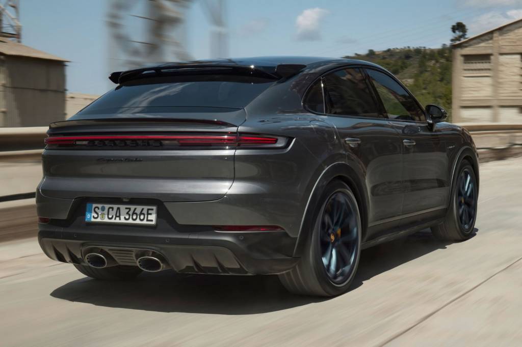 Porsche Cayenne Turbo E-Hybrid (4) Porsche Cayenne Turbo E-Hybrid